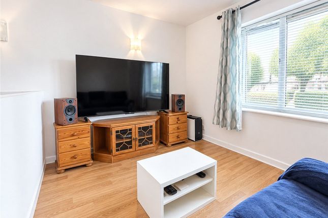 13, St. Christophers Gardens, Thornton Heath photo 2
