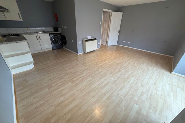 138, Frobisher Road, Erith photo 3