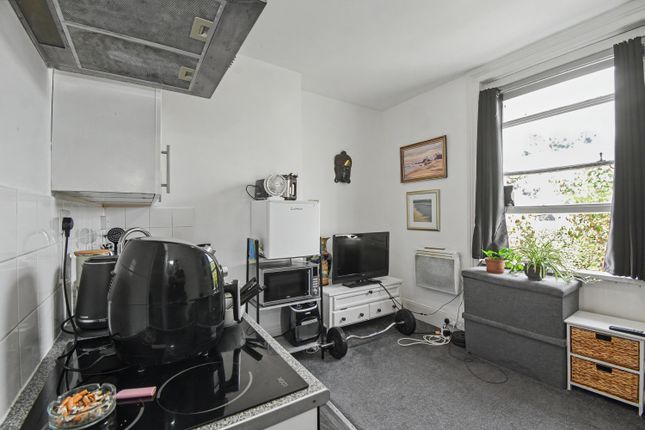 Flat A-C, 1, 4, 6,  9 - 20, 30 Montpelier Road, Brighton photo 4