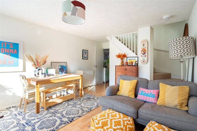 59, Henry Doulton Drive, London photo 4