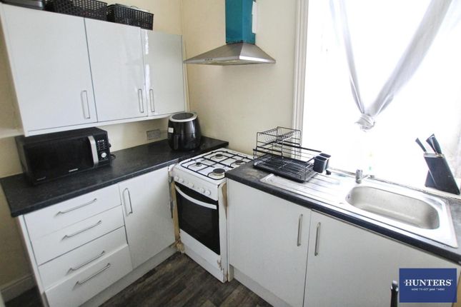 66, Marsh Street, Bradford photo 4