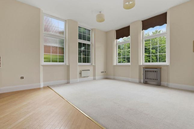 29, Bluemels Drive, Coventry photo 2