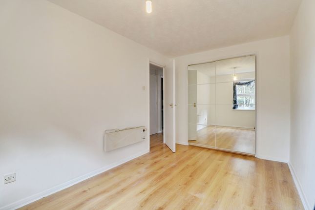 Flat Flat 57, Saxon Court, London Road, Benfleet photo 4