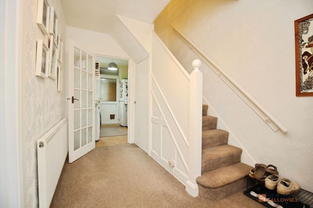 26 Winton Avenue, Leicester photo 3