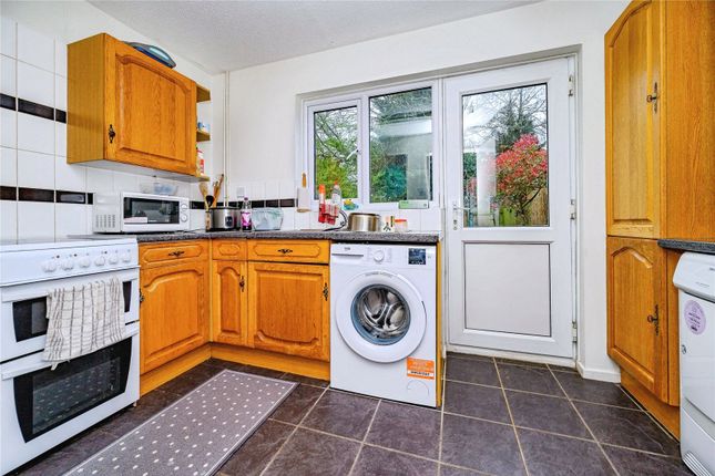 15, Repton Close, Luton photo 3