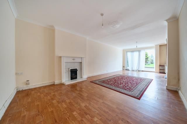 88, Whitley Wood Lane, Reading photo 2