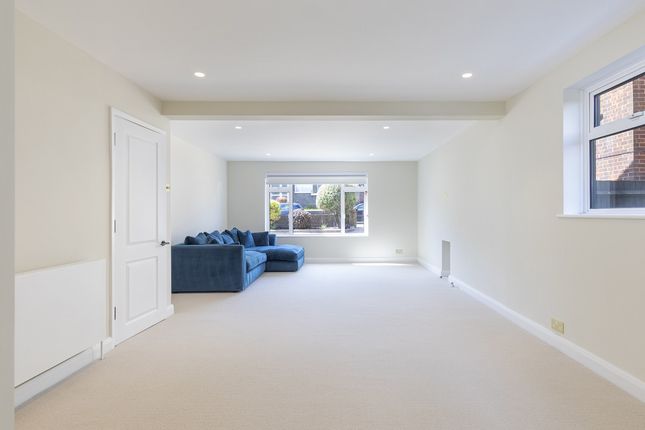 38, Branggwyn Drive, Brighton photo 2