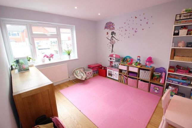 103, Brinkley Road, Worcester Park photo 3