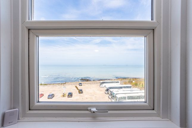 Flat 5, 6, Ethelbert Crescent, Kent photo 4