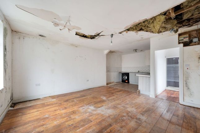 Flat 2 Griffin Works, Accrington photo 4