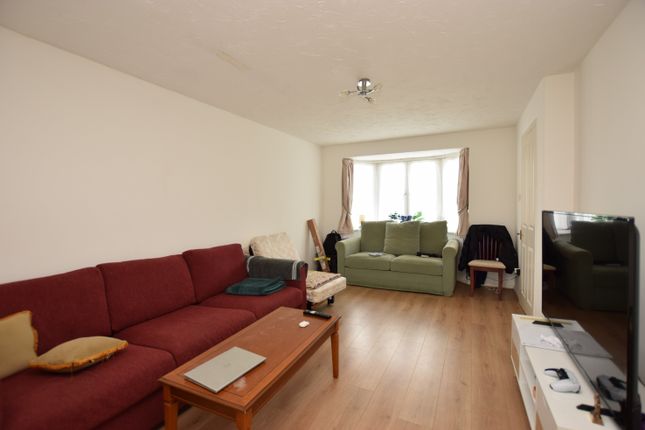 20, Lake Way, Huntingdon photo 2