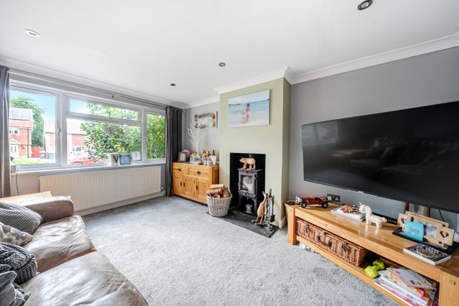 55, Hullmead, Guildford photo 3