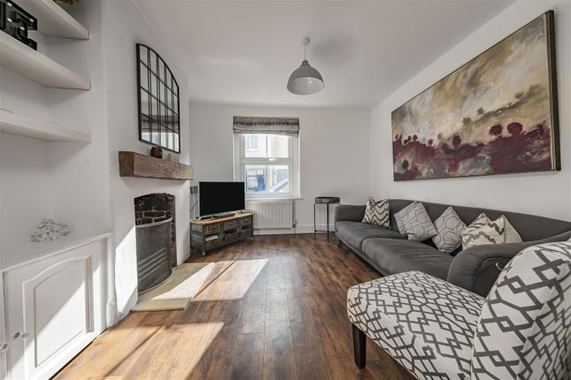 2-bed house on 13, Oak Lane, Windsor, £475,000