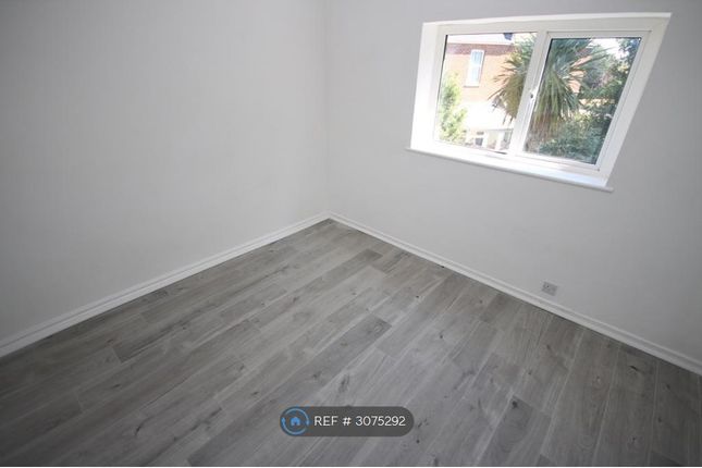 Flat, Heron Court Road, Bournemouth photo 2