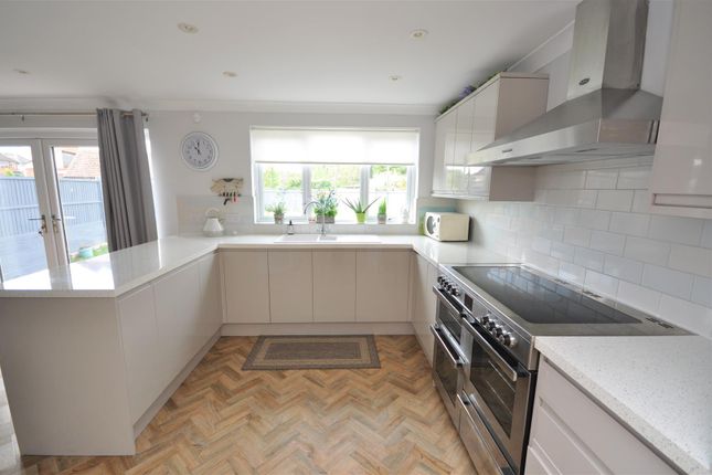 Detached house to rent in Nelwyn Avenue, Emerson Park, Hornchurch