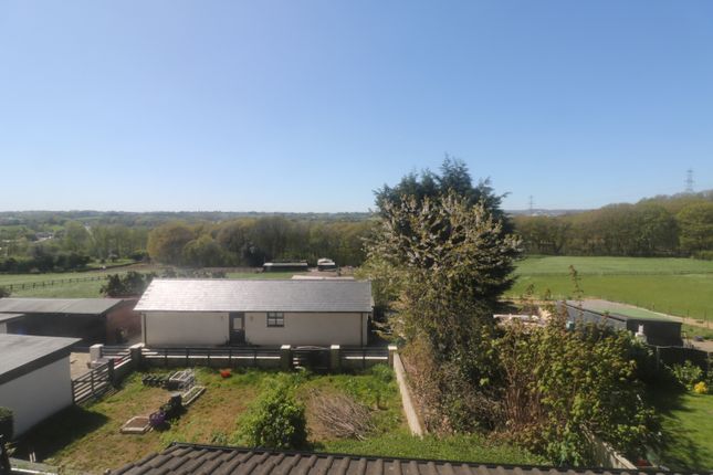 167, Hunsworth Lane, Cleckheaton photo 4