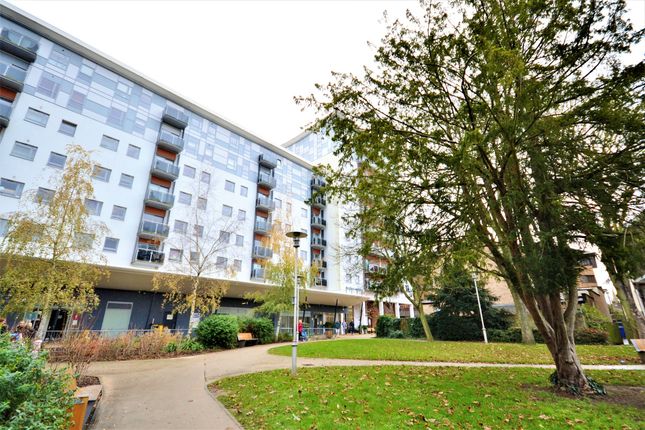 Flat to rent in Flat, Becket House, New Road, Brentwood