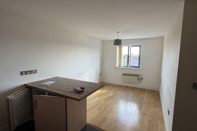 Flat 7, -, Low Road, Doncaster photo 3