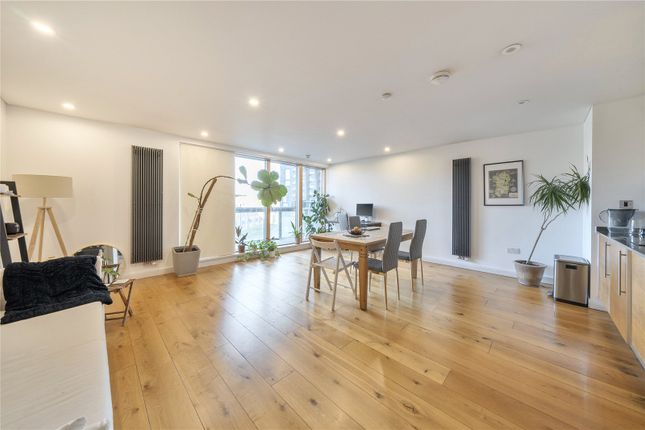 Flat 31, 12, Bermondsey Square, London photo 2