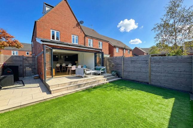 1, Applemint Close, Altrincham photo 4
