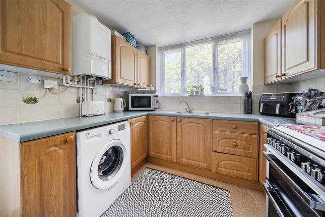 35, Foxbury Lane, Gosport photo 4
