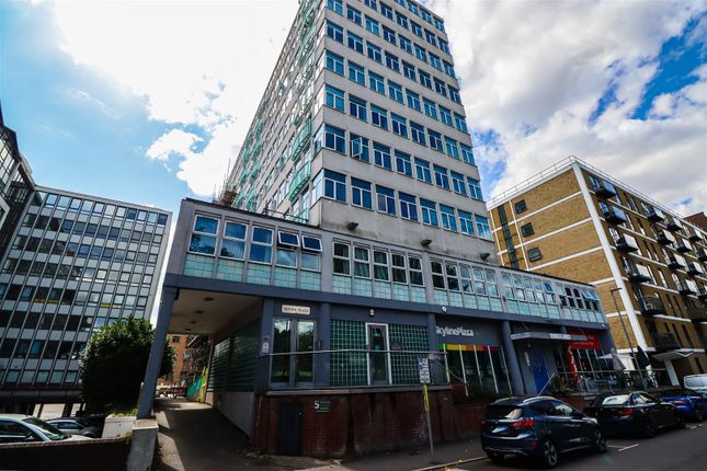 Flat for sale in Skyline Plaza, Victoria Avenue, Southend-On-Sea