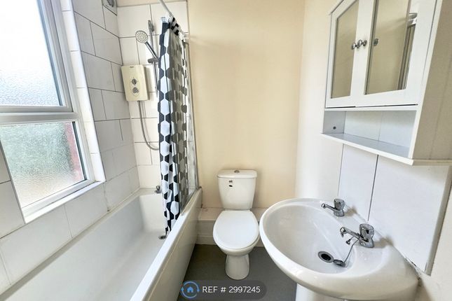 Flat, A Firth Park Road, Sheffield photo 3