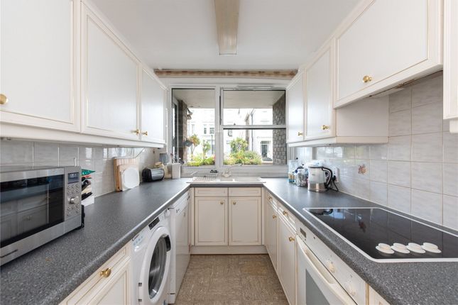 5, Straffan Lodge, London photo 2