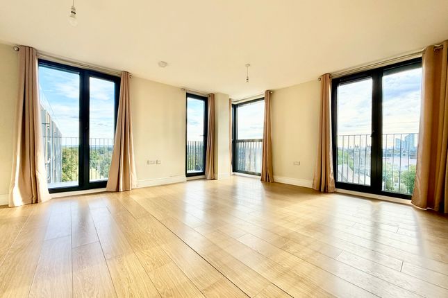 Flat 704, Charter House 450, High Road, Ilford photo 2