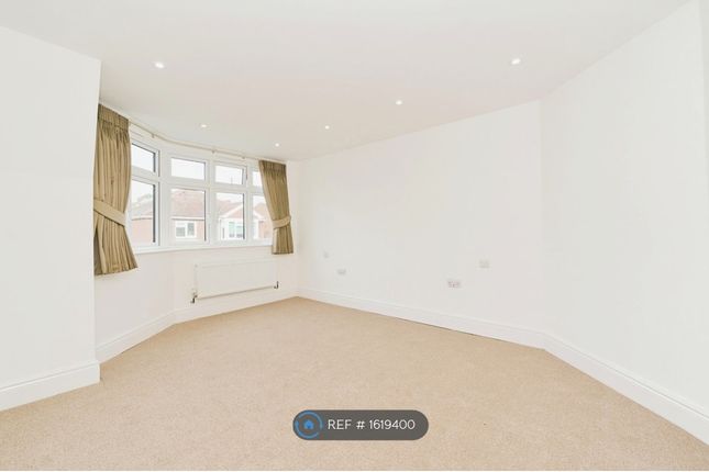 Semi-detached house to rent in Minniedale, Surbiton