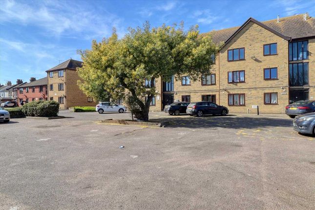 34, Empire Court, Clacton on Sea photo 2