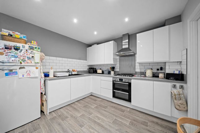 6 Peninsula Drive, Newton-Le-Willows photo 3