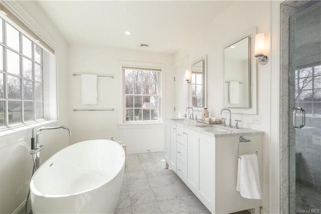 Town house for sale in 10 Byron Place #302, Larchmont, New York, United States Of America