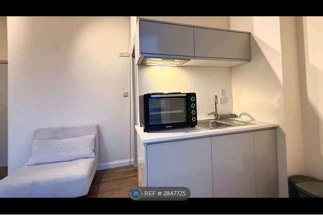 Studio Flats North London, London photo 3