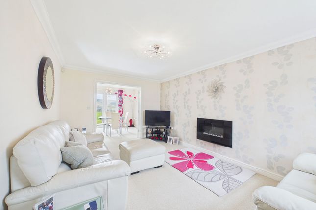 10 Lingla Gardens, Frizington photo 3
