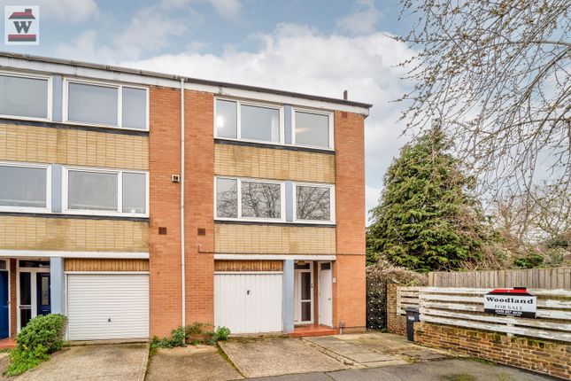 7, Overton Close, Isleworth photo 3