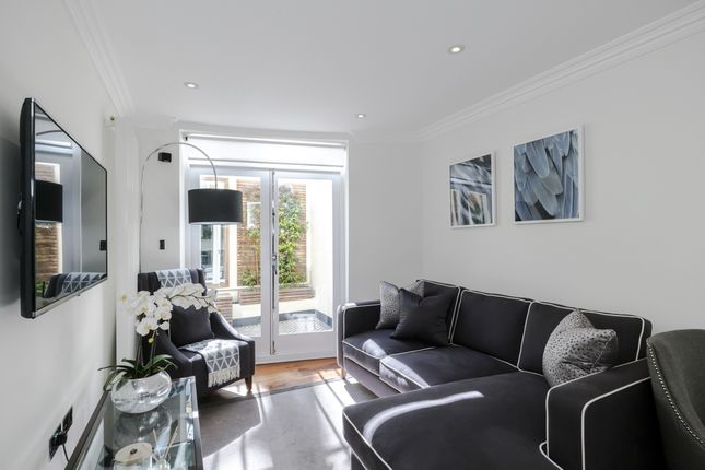 Flat B1, Garden House, 86-92, Kensington Gardens Square, London photo 3