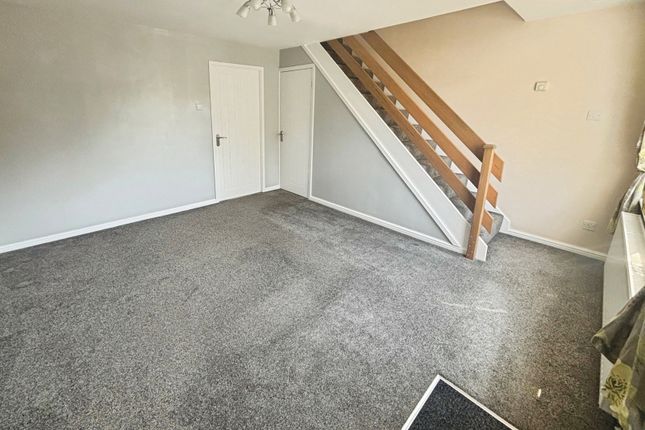 21, Coulter Grove, Wolverhampton photo 2