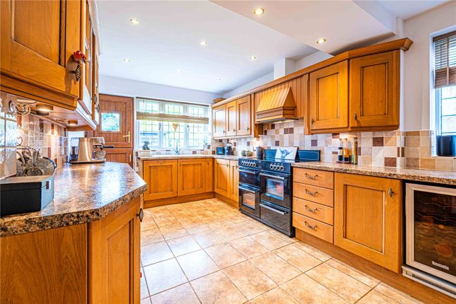 7, Croft Meadow, Kings Langley photo 2