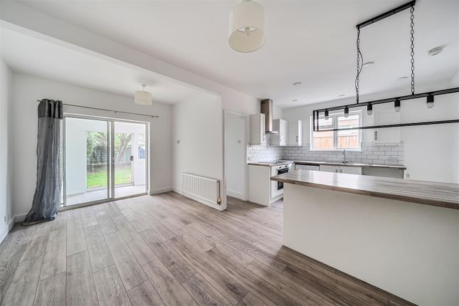 2-bed house on 46, Leicester Avenue, Rochford, £325,000