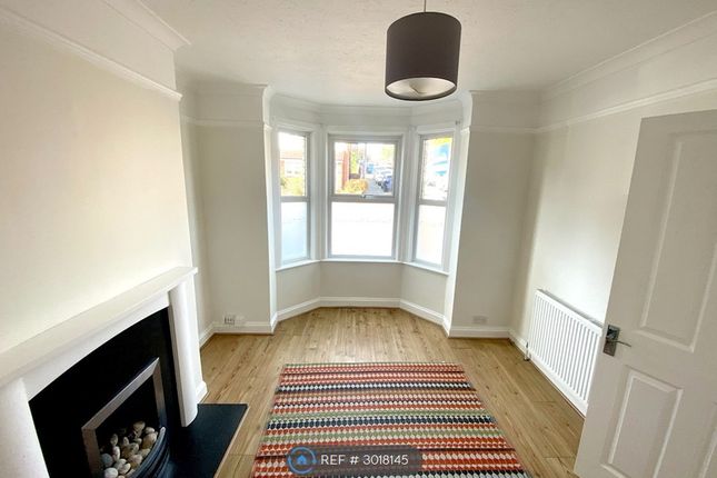 Clare Road, Maidenhead, Berkshire photo 3