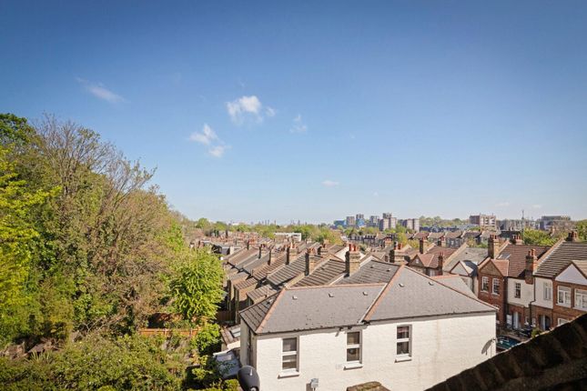 Flat 2, 84, Sandrock Road, London photo 3