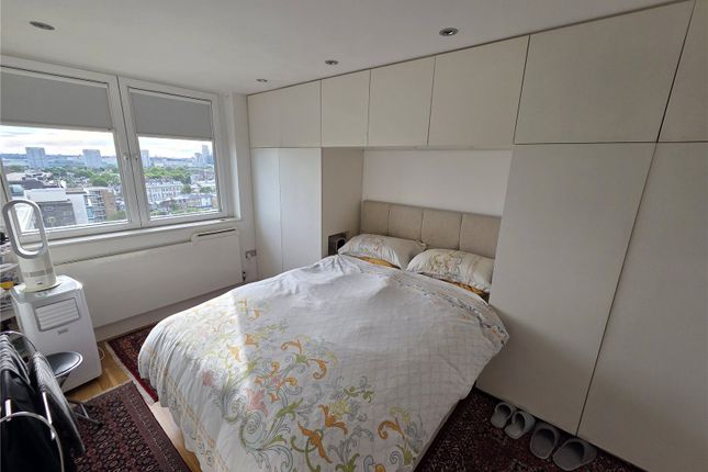 Flat 25 Campden Hill Towers, 112, Notting Hill Gate, London photo 2