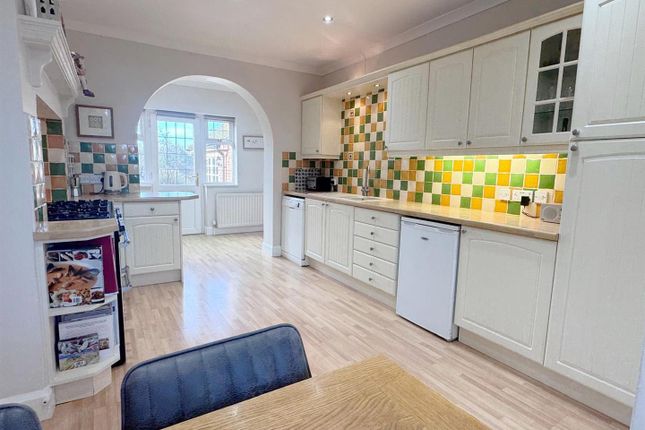 HOW CAPLE, 77, Newtown Road, Newbury photo 4