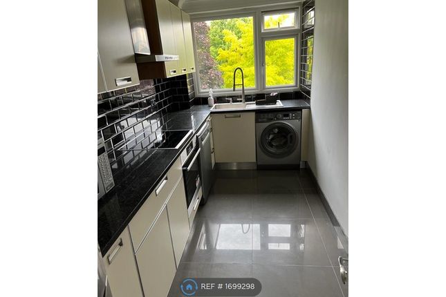 Aston Court, Broomhill Road, Woodford Green photo 5