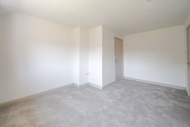 40, Morris Way, St Albans photo 2