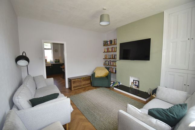 6 Meadow Lane, Stockport photo 3