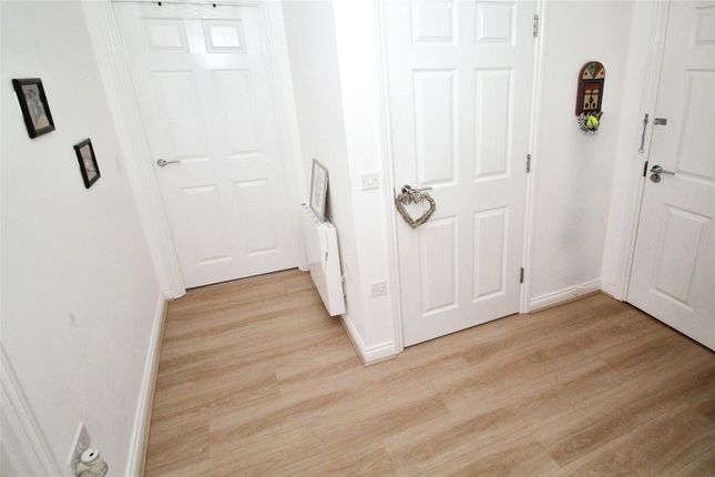 Flat for sale in Harrow Close, Bedford, Bedfordshire