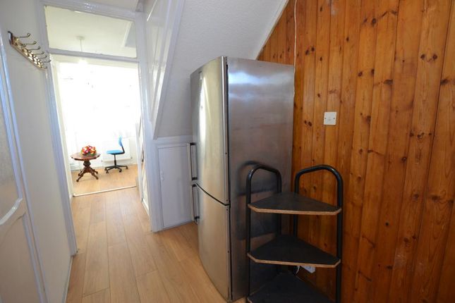 Room 1, 303 Pegswood Court, 92 Cable Street, London photo 5