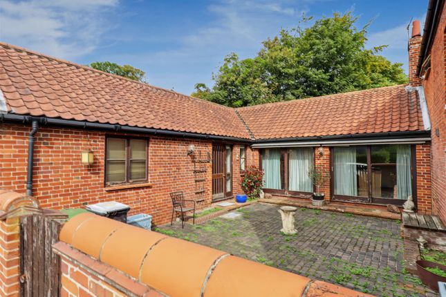 Hill Farm Close, Norwich photo 3